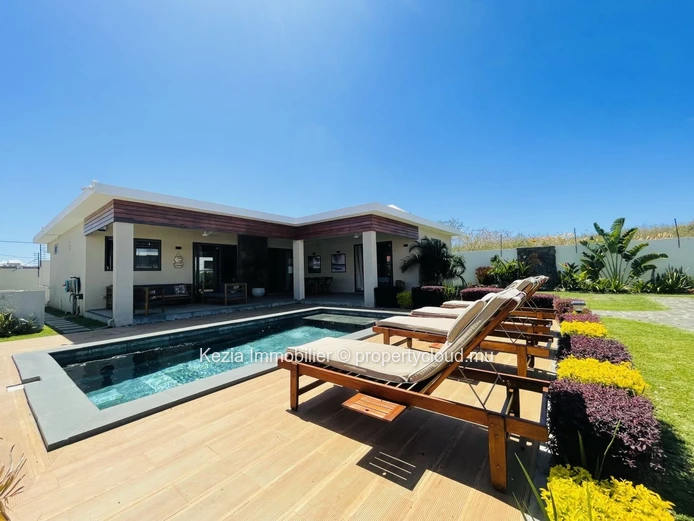 Contemporary Single-Storey Villa (Sole Mandate)