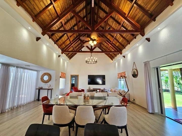 4 Bedroom Villa