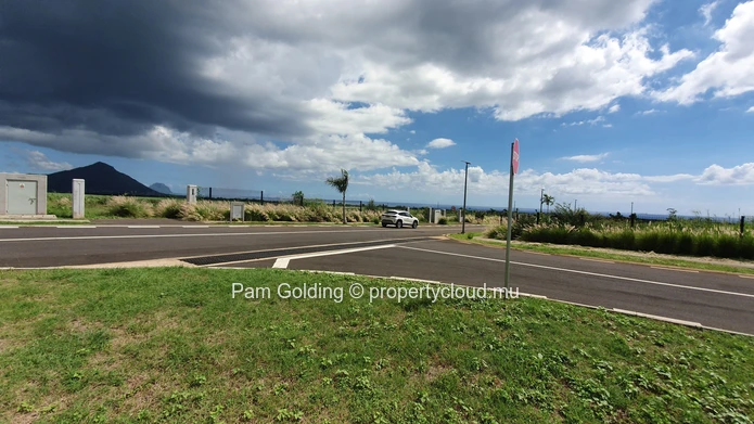 Serviced Plots for Sale in Magenta Parkside, Flic en Flac – Gated Estate with Stunning Views.