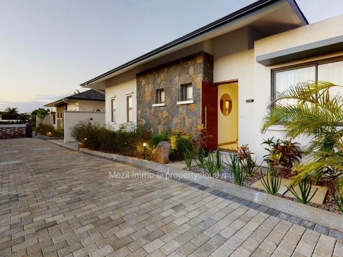 3 bedroom villa in secure residence, Grand Baie