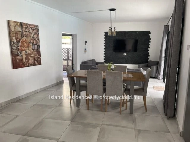 Modern fully furnished property with 2 apartments, pool and garage
