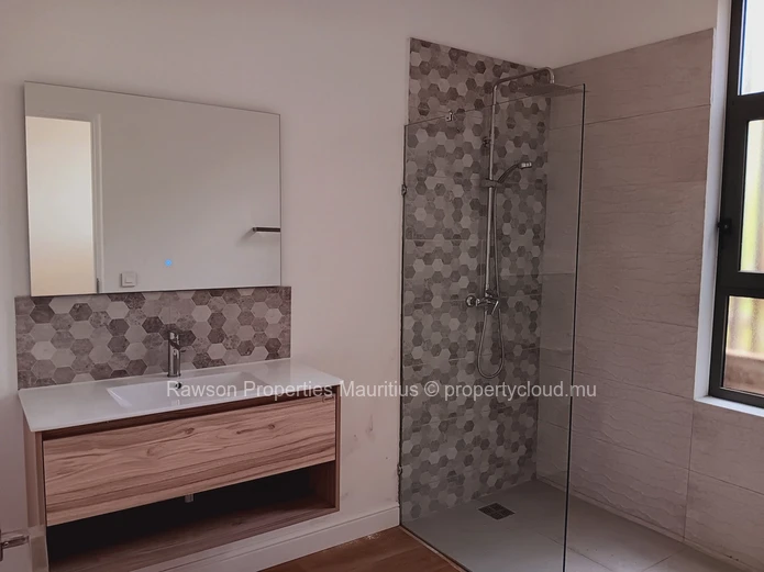 2 Bedroom Apartment For Sale in Tamarin