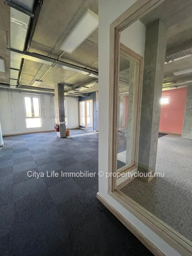 Bureaux à louer à Pointe aux Canonniers – 160m² lumineux et spacieux