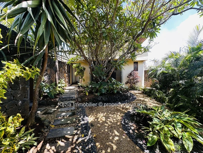 Tropical Oasis In The Heart Of Pereybere