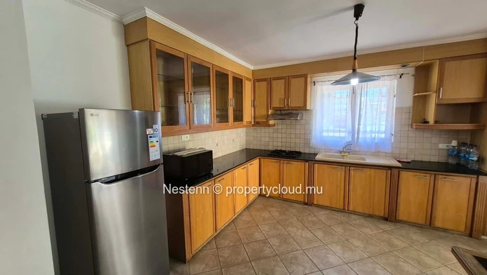 Spacious 5-Bedroom Private House for Rent in Flic en Flac – Just 3 Minutes from the Beach