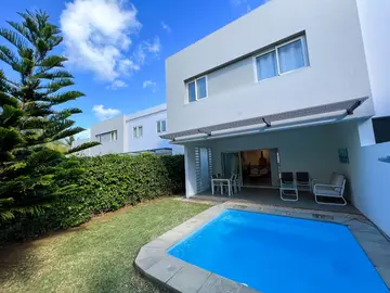For Sale - 3 Bedroom Townhouse - Pereybère-Mur 11M