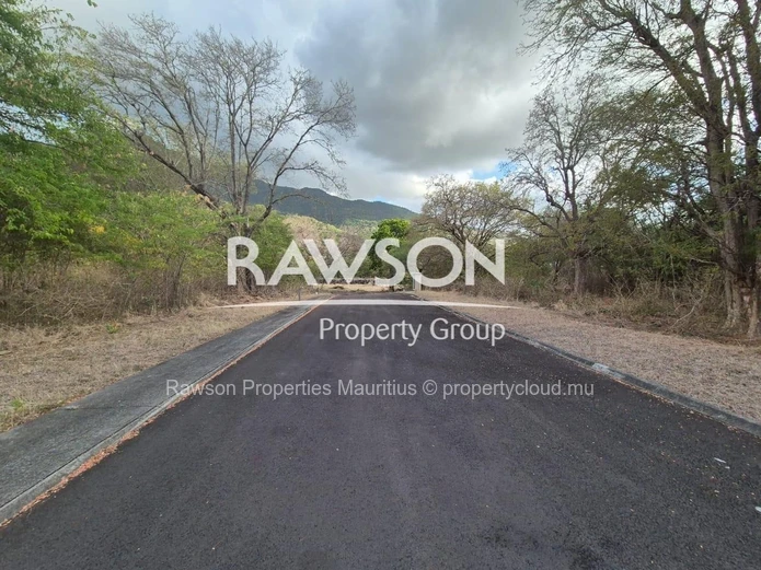  2 200 m² - Terrain à Vendre à Grande Rivière Noire
