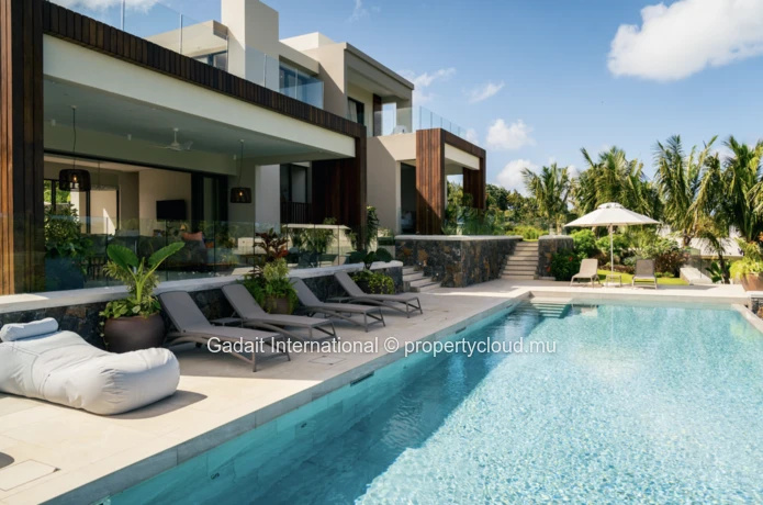 Exceptional Villa in Anahita, Mauritius – Panoramic Views Over Golf and Mountains