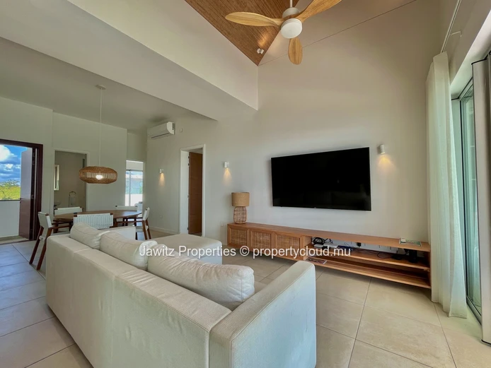Beachfront Penthouse Grand Gaube - 3 bedrooms - 200sqm | Rs 180,000