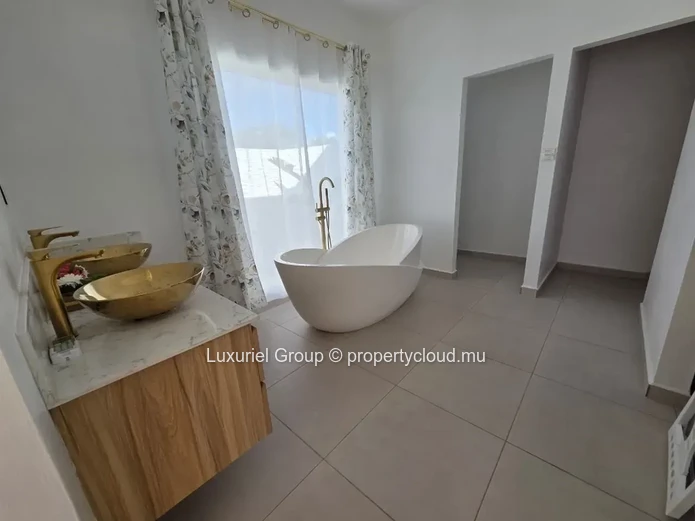 Brand-New Villa for Rent in Petit Raffray