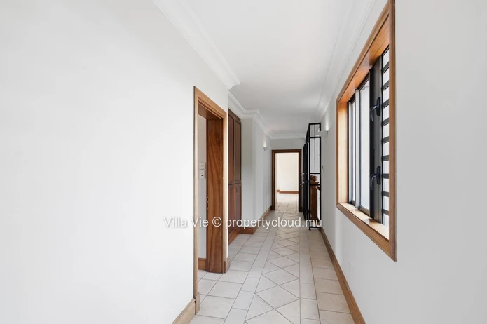 Calodyne - Maison spacieuse de style méditerranéen de 6 chambres (Mandat exclusif)