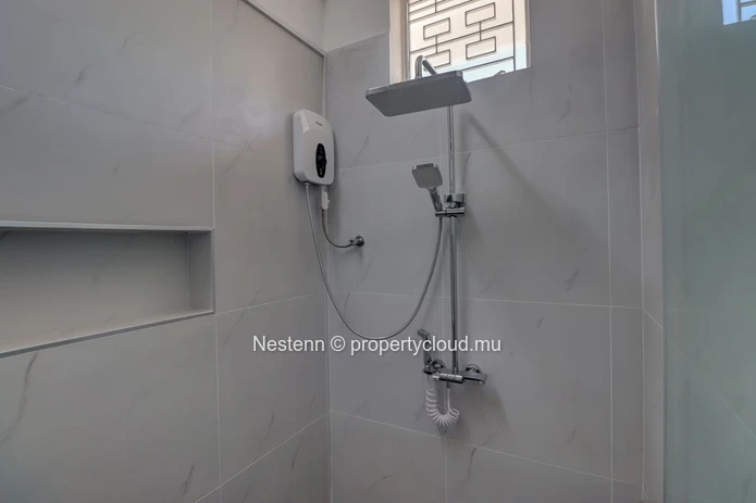 Maison fraîchement rénovée avec vue panoramique sur Port-Louis & les montagnes