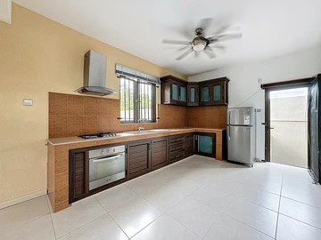 7 Bedroom House