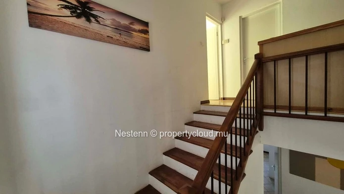 Spacious 5-Bedroom Private House for Rent in Flic en Flac – Just 3 Minutes from the Beach