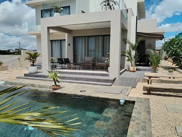 4 Bedroom Villa