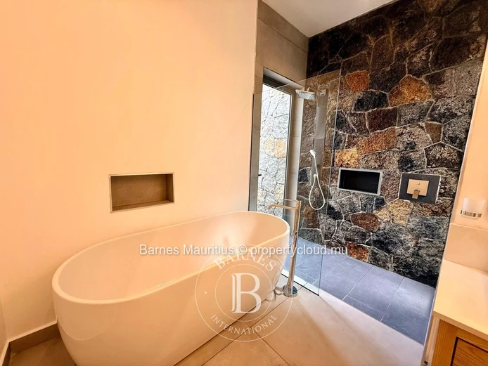 BEL OMBRE – Villa contemporaine neuve avec vue mer et golf – 4 chambres
