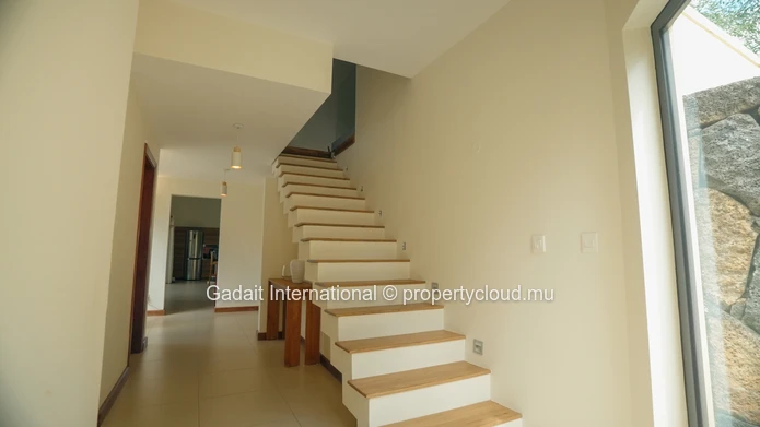 Luxurious Villa for Sale - Cap Tropical 2, Mauritius - Elegance and Investment Opportunity