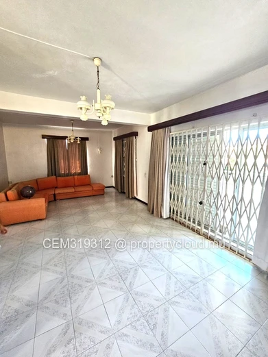 Maison 4 Chambres à Vendre – Coromandel 