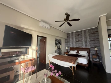 4 Bedroom Villa