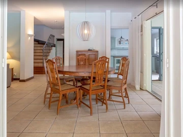 5 Bedroom Villa