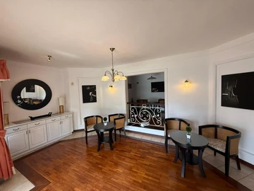 7 Bedroom House