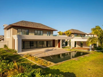5 Bedroom House