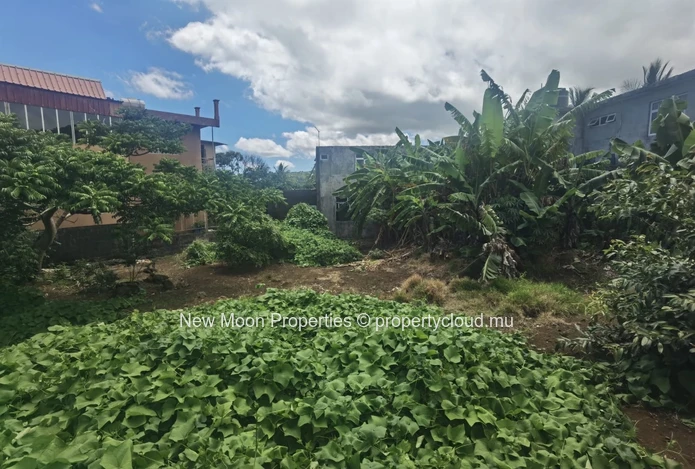12 perches on main road Chamouny - commercial potential