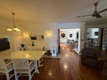 7 Bedroom House