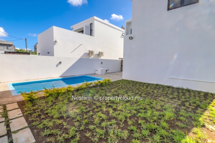 Maison moderne neuve de 3 chambres avec piscine à Fond du Sac, tout près de Grand Baie