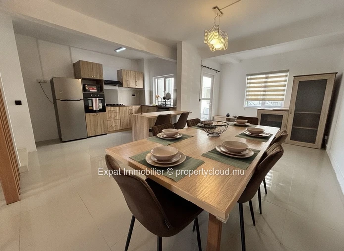 Fully Renovated 3-Bedroom Triplex In A Residence With Swimming Pools – Grand Baie