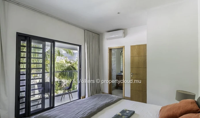 FOR SALE - Luxury 4-Bedroom En-Suite Villa in Black River
