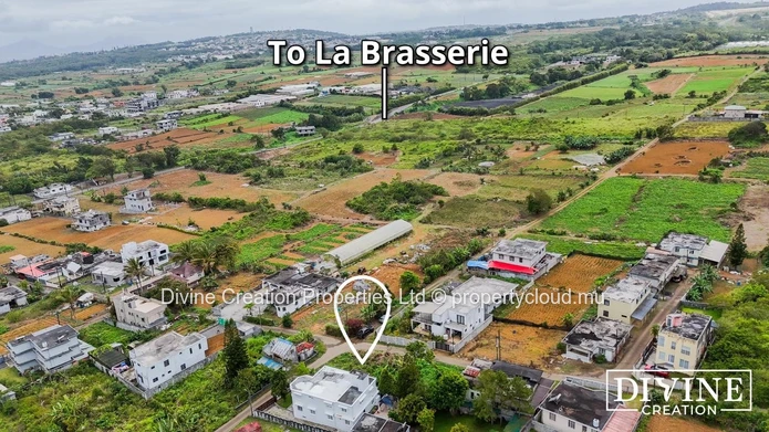 Terrain Résidentiel À Vendre – La Marie