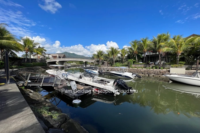 3 Bedroom , newly renovated apartment in La Balise Marina