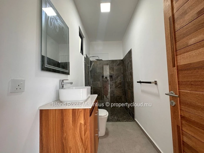 À vendre : belle maison de trois chambres avec piscine à Cap Malheureux.