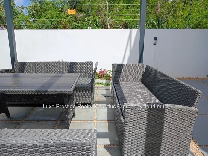 Newly built 4-bedroom luxury villa with pool in Calodyne – 3 minutes from the beach   | Land 10 perches | 210 m² buil...