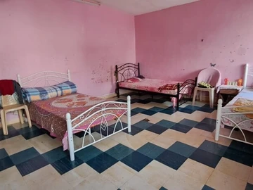 6 Bedroom House