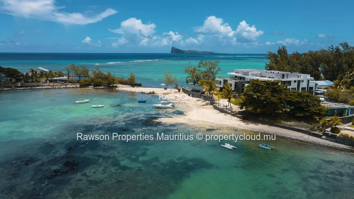 3 En-Suite Bedroom Penthouse | Seafront | Pereybere