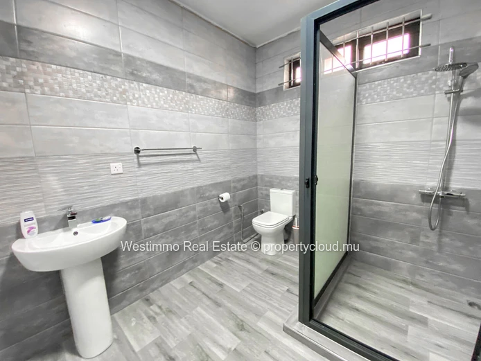 Appartement rez-de-chaussée 3 chambres situé à Grand baie