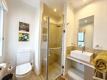 4 Bedroom Apartment