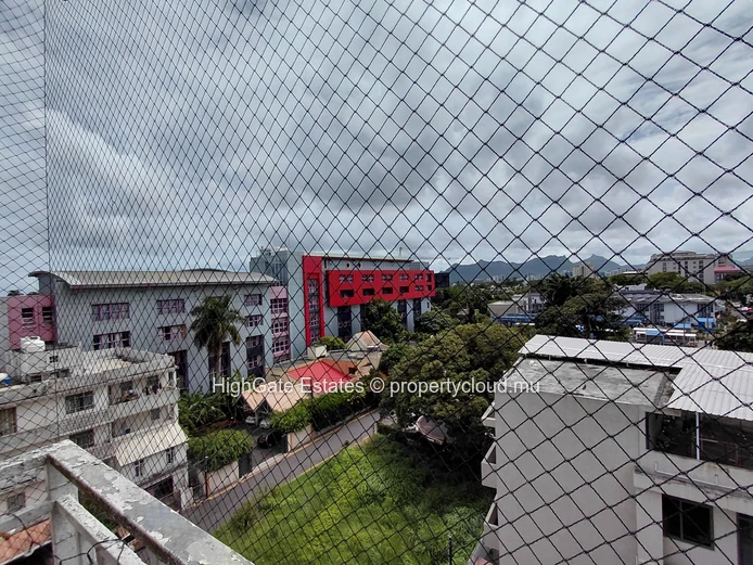 Appartement A Vendre Au Coeur De Quatre Bornes.