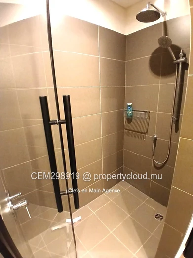 Duplex de Luxe Meublé à Louer – Azuri Village, Roches Noires