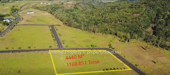 Residential Land For Sale – Avalon Golf Estate, Bois Sec