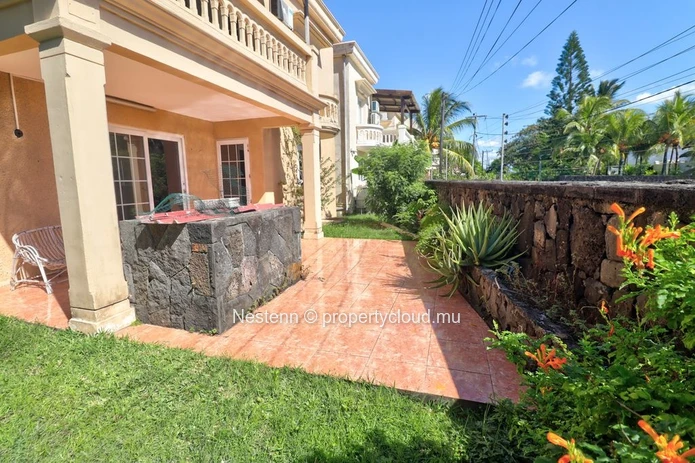 Traditional seafront villa with 3 bedrooms