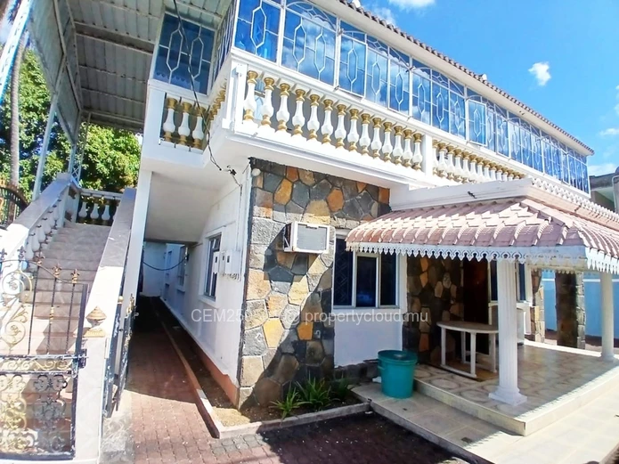 Maison à vendre à Vieux Quatre Bornes 