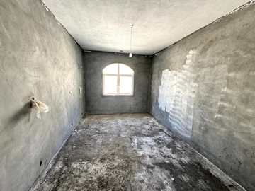 8 Bedroom Villa