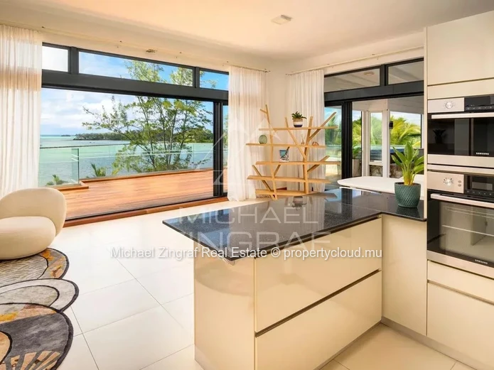Penthouse d’Exception de 4 Chambres avec Vue Panoramique sur le Lagon à Azuri Golf & Beachfront Village