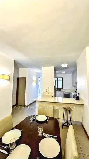 Appartement à Louer à Pereybere : 3 Ch, Piscine Commune