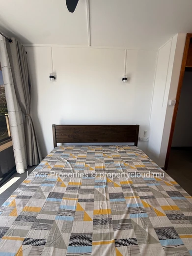 À Louer – Penthouse en Bord de Mer | 3 Chambres 