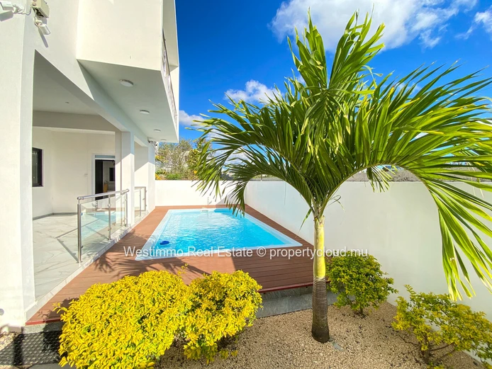 Recent house with swimming pool for long-term rent in Péreybère, Mauritius