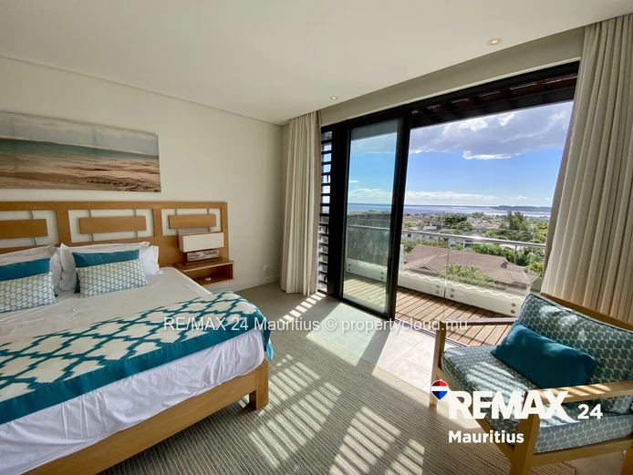 Exclusive Penthouse with Pool and Splendid Views over Tamarin